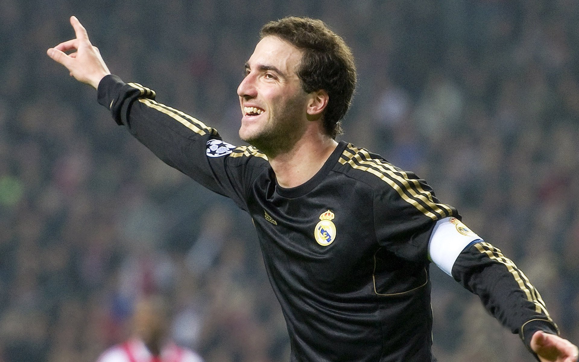 中超联赛新引擎：赛事+娱乐+文化引爆市场潜力，足球中超联赛